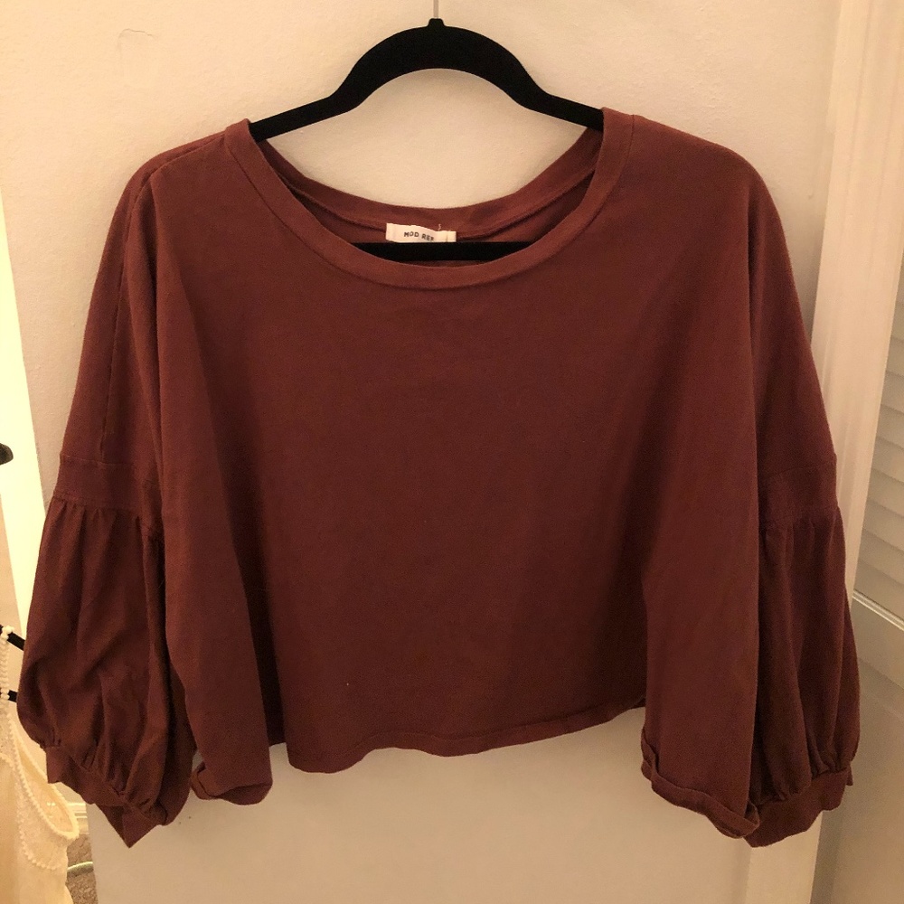 Mid sleeve crop top